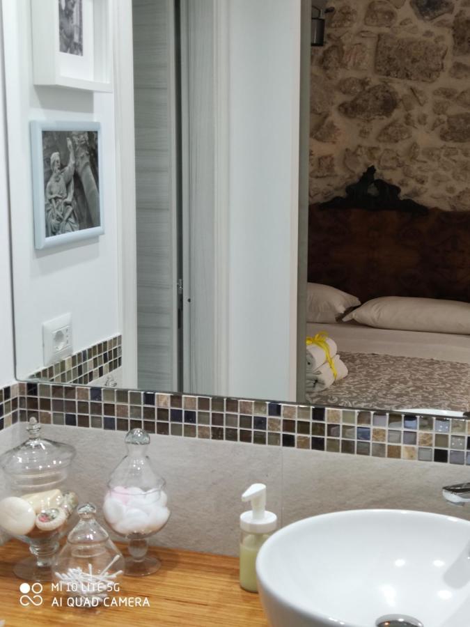 Ammira Apartment Сиракуза Екстериор снимка