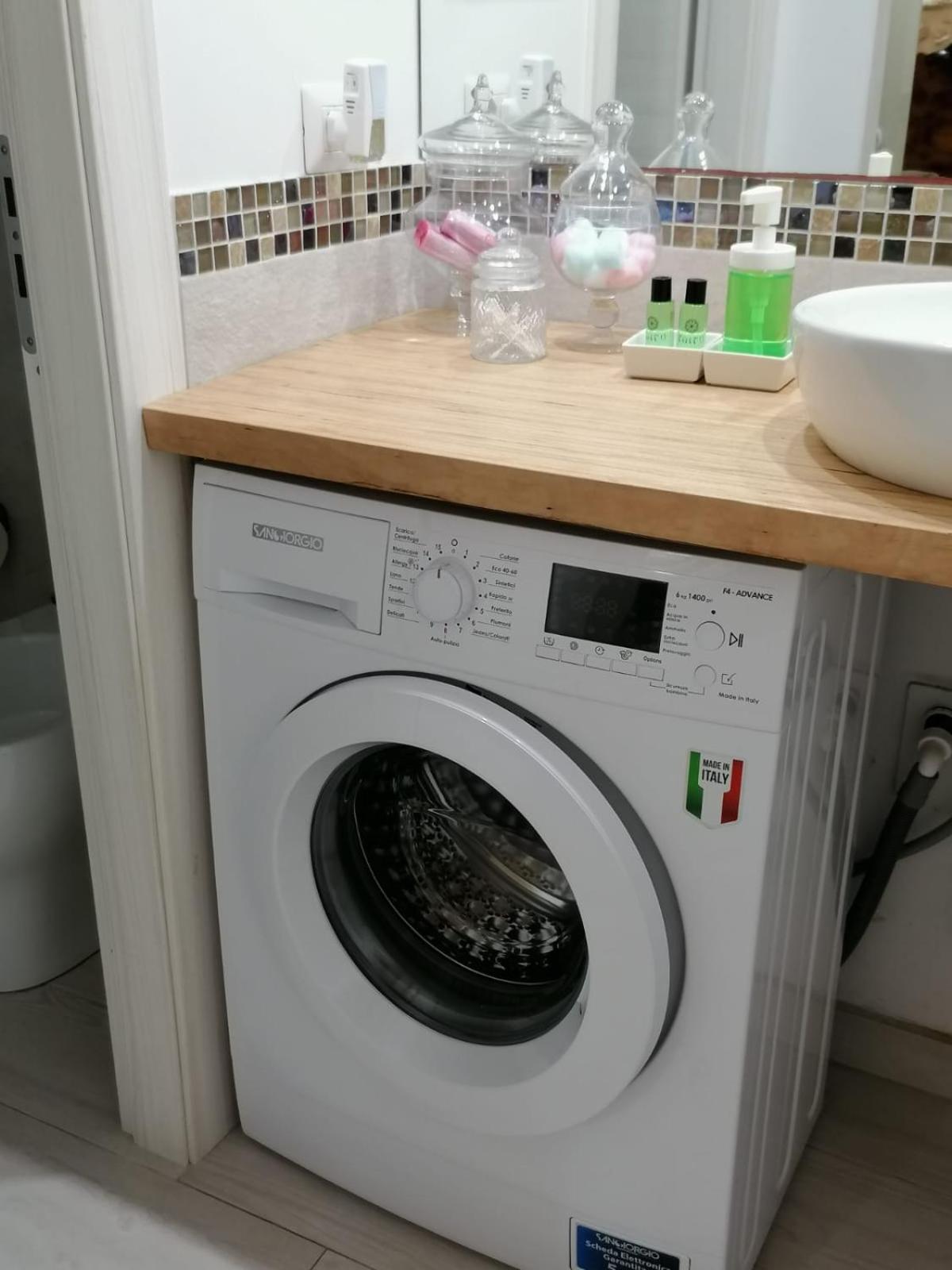 Ammira Apartment Сиракуза Екстериор снимка