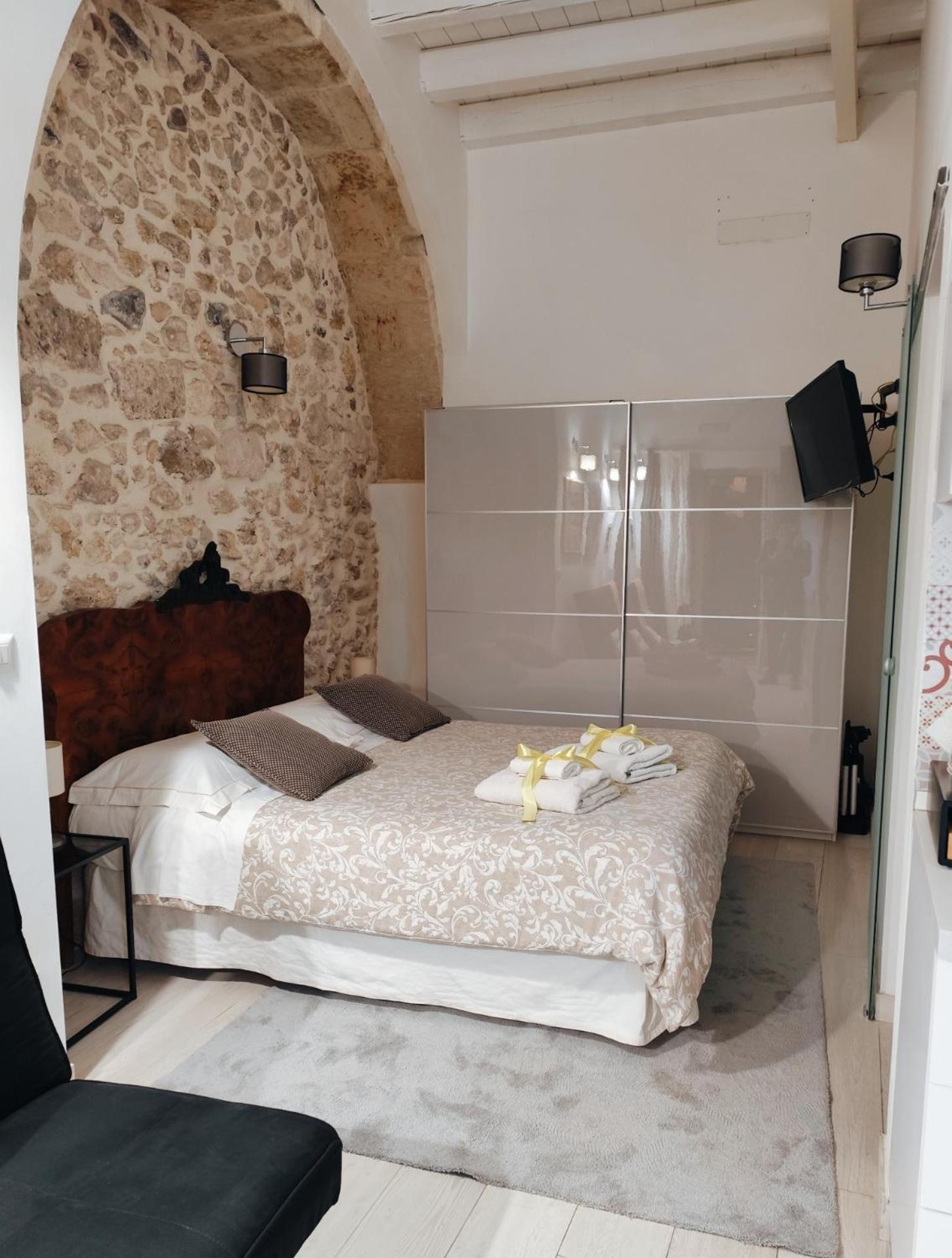 Ammira Apartment Сиракуза Екстериор снимка