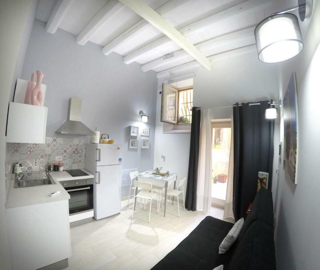 Ammira Apartment Сиракуза Екстериор снимка