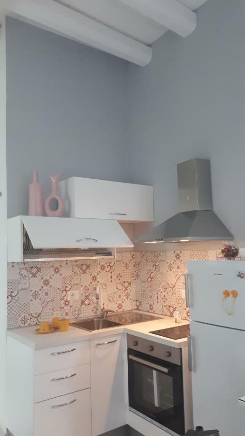 Ammira Apartment Сиракуза Екстериор снимка