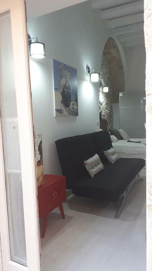 Ammira Apartment Сиракуза Екстериор снимка